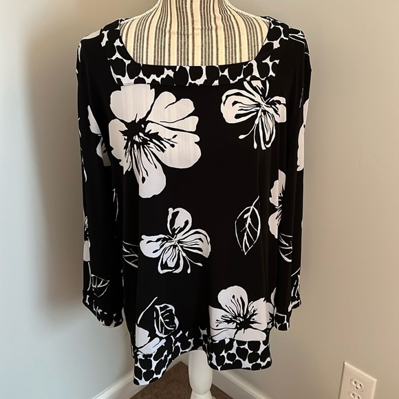 Alfred Dunner Tops - Alfred Dunner Floral Top Size Large
